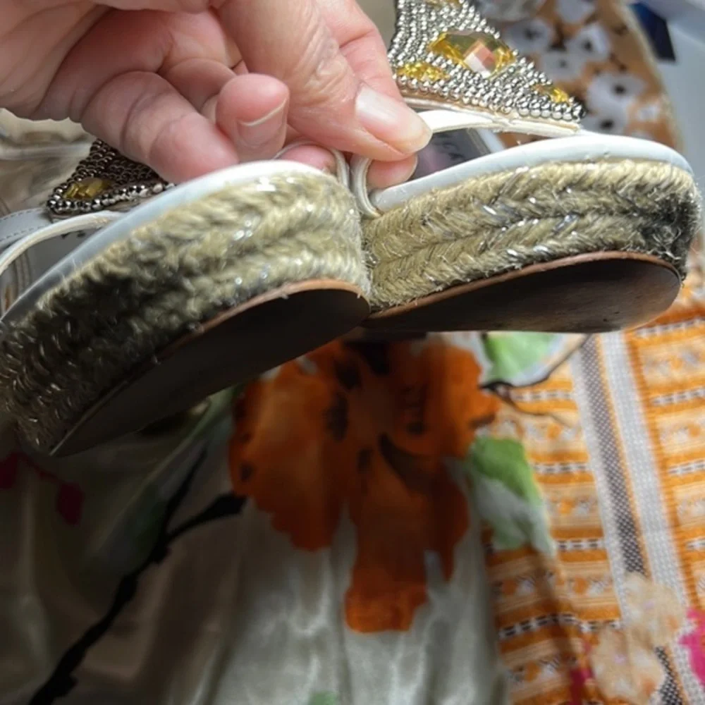 White House|BlackMarket white leather espadrille open toe blinged sandal 7.5‎